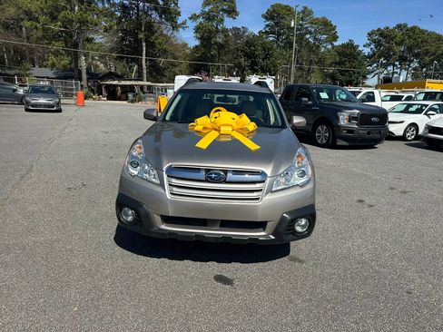 Used 2014 Subaru Outback 2.5i Premium image 3