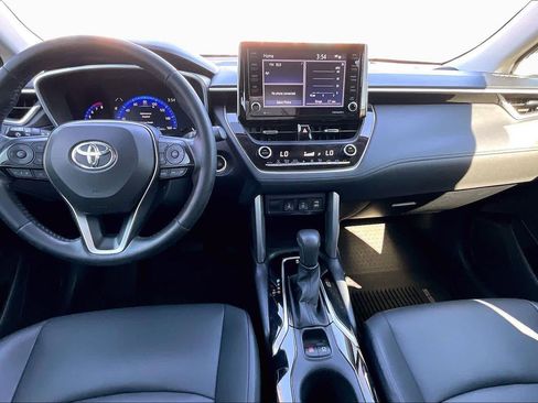 Used 2022 Toyota Corolla Cross XLE w/ Convenience Package AWD/4WD image 15