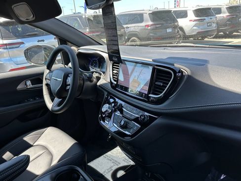 New 2026 Chrysler Pacifica Select w/ S Appearance Package FWD image 14