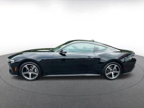 Used 2024 Ford Mustang Premium image 9