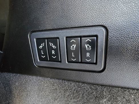 Used 2022 Cadillac XT6 Premium Luxury FWD image 23