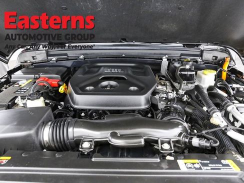 Used 2023 Jeep Wrangler Unlimited w/ Dual Top Group image 7