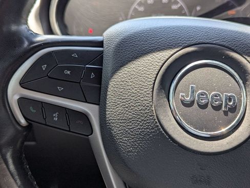 Used 2020 Jeep Grand Cherokee Altitude AWD/4WD image 14
