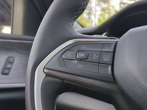 Used 2025 Jeep Grand Cherokee Limited w/ Black Appearance Package image 19