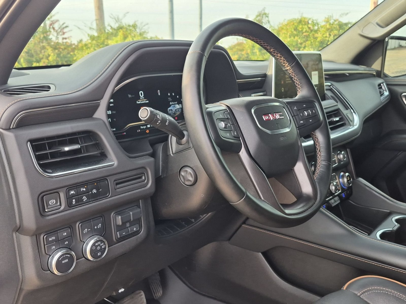 Used 2023 GMC Yukon AT4 w/ LPO, Floor Liner Package AWD/4WD image 11
