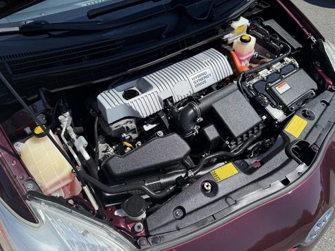 Used 2013 Toyota Prius Three image 25