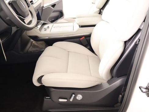 New 2026 Lincoln Navigator Reserve AWD/4WD image 12