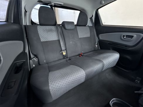 Used 2015 Toyota Yaris LE image 37