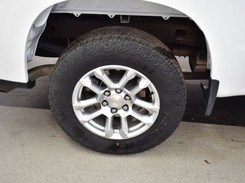 Used 2023 Chevrolet Silverado 1500 LT AWD/4WD image 36