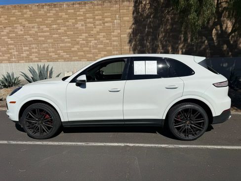 Used 2019 Porsche Cayenne AWD/4WD image 2