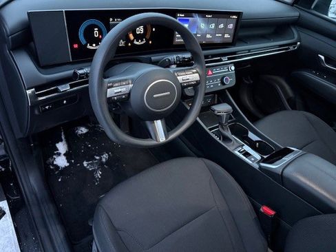 Certified 2025 Hyundai Tucson SE image 12