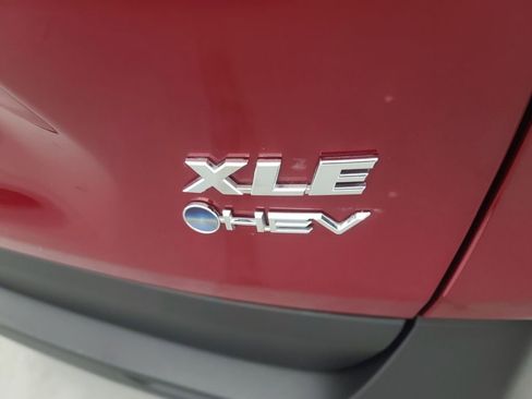 Used 2025 Toyota RAV4 XLE image 13