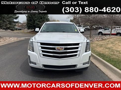 Used 2019 Cadillac Escalade Luxury image 2