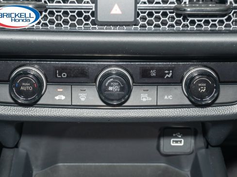 Certified 2024 Honda HR-V Sport image 27