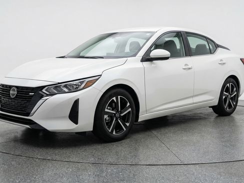 Used 2025 Nissan Sentra SV image 3