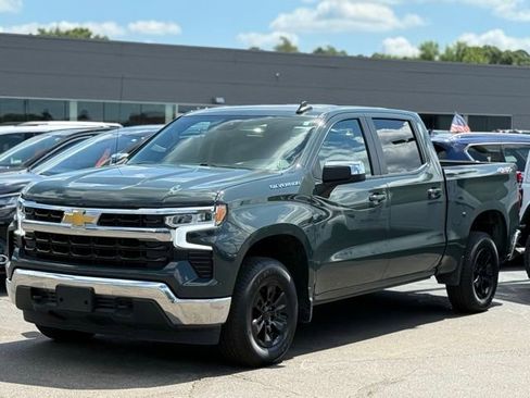 Used 2025 Chevrolet Silverado 1500 LT image 32