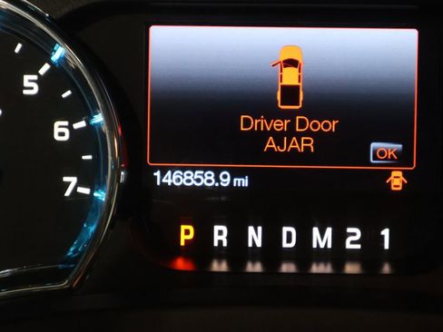 Used 2014 Ford F150 Lariat w/ Lariat Chrome Package image 37