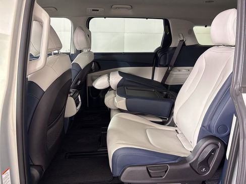 New 2026 Kia Carnival EX FWD image 24
