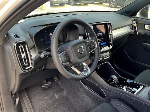 New 2026 Volvo XC40 B4 Plus w/ Protection Package Premier FWD image 11