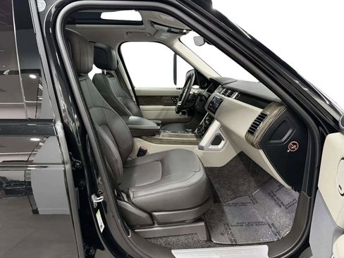 Used 2018 Land Rover Range Rover HSE image 12