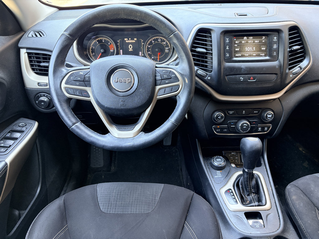 Used 2017 Jeep Cherokee Latitude w/ Safety/Convenience Group AWD/4WD image 11