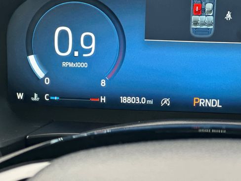 Certified 2025 Ford Escape Platinum image 26