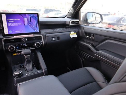 Used 2026 Toyota Tacoma Limited AWD/4WD image 28