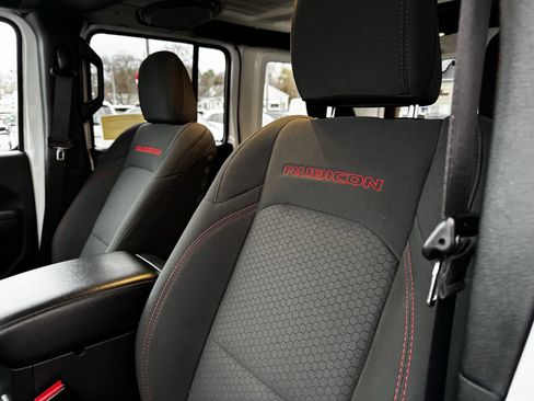 Used 2023 Jeep Wrangler Unlimited Rubicon image 16
