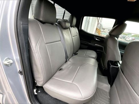 Used 2018 Toyota Tacoma TRD Off-Road image 20