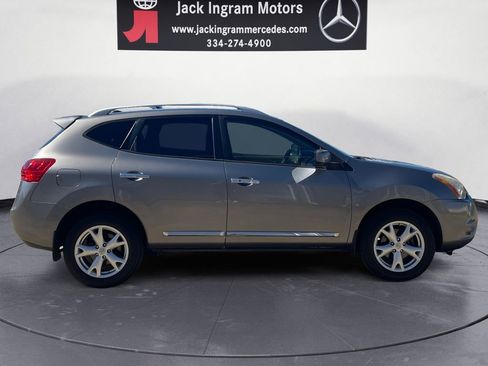 Used 2011 Nissan Rogue SV w/ Premium Pkg image 6