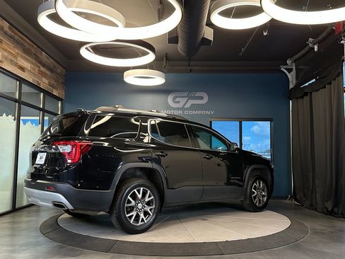 Used 2022 GMC Acadia SLE w/ Driver Convenience Package AWD/4WD image 3