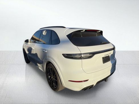 Used 2021 Porsche Cayenne GTS image 3