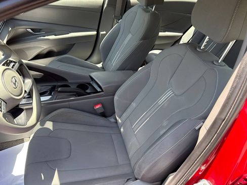 Used 2023 Hyundai Elantra SEL FWD image 10