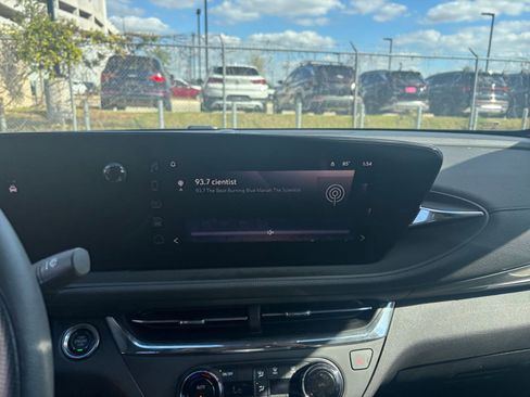 Used 2025 Buick Envista Preferred image 20