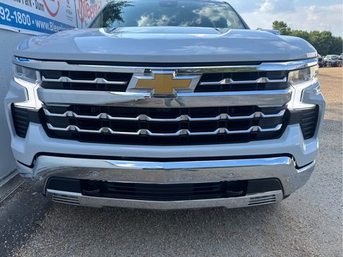 New 2026 Chevrolet Silverado 1500 LTZ w/ Technology Package AWD/4WD image 11