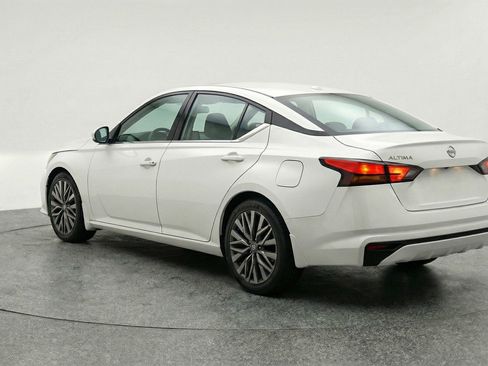 Used 2025 Nissan Altima 2.5 SV image 6