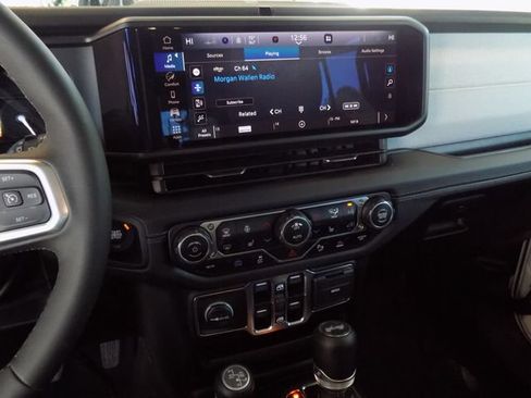 Certified 2025 Jeep Wrangler Unlimited Sahara w/ Safety Group AWD/4WD image 26