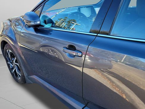 Used 2019 Toyota C-HR Limited image 21