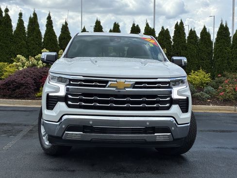 Used 2025 Chevrolet Silverado 1500 LTZ AWD/4WD image 5