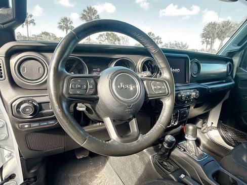 Used 2023 Jeep Wrangler Unlimited w/ Cold Weather Group image 12