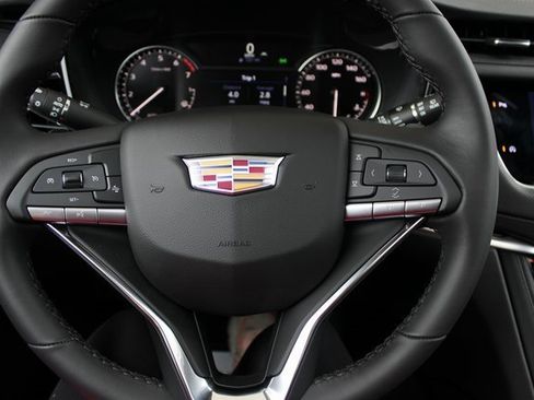 New 2025 Cadillac XT6 Luxury image 23