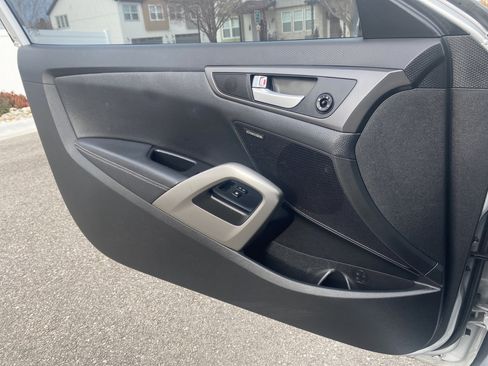 Used 2015 Hyundai Veloster Turbo w/ Option Group 04 image 17