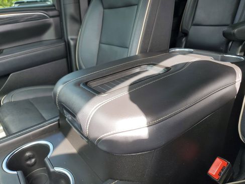 Used 2022 GMC Yukon SLT w/ SLT Premium Package image 88