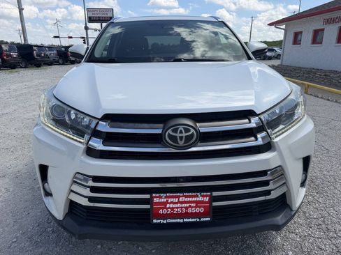 Used 2017 Toyota Highlander Limited Platinum FWD image 8