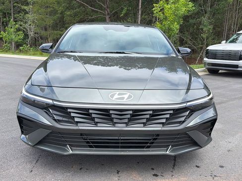 New 2026 Hyundai Elantra Sport FWD image 9
