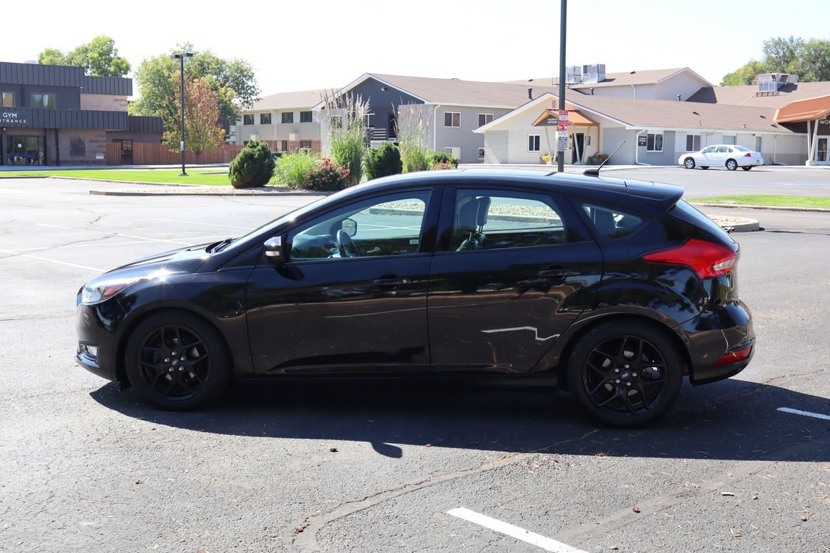 Used 2016 Ford Focus SE w/ Equipment Group 201A FWD image 9