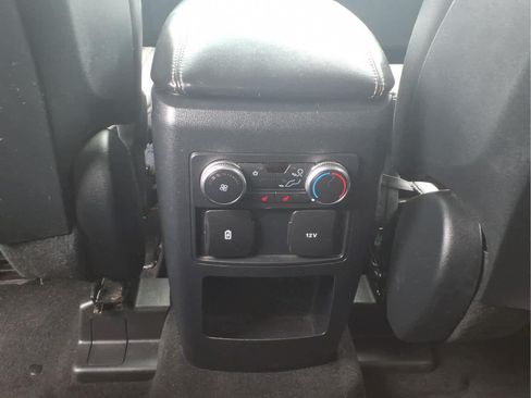 Used 2020 Ford Explorer XLT w/ Equipment Group 202A AWD/4WD image 32