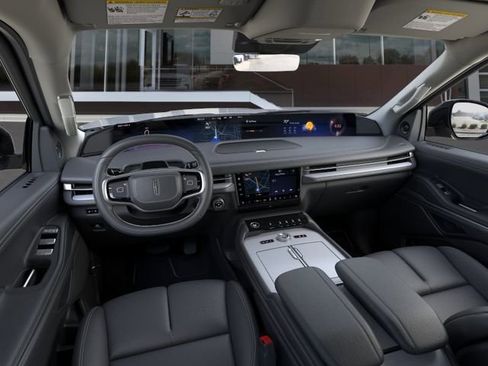 New 2026 Lincoln Navigator L Premier AWD/4WD image 9