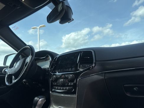 Used 2020 Jeep Grand Cherokee Limited AWD/4WD image 26
