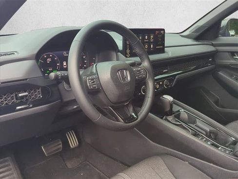 Used 2024 Honda Accord Sport image 9